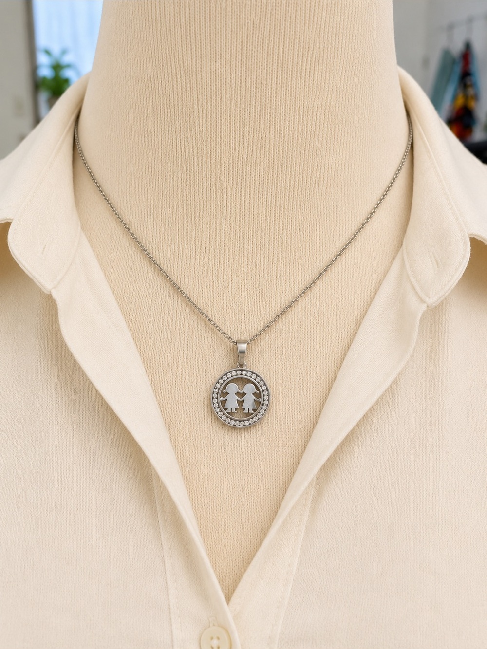 Elegant Silver Angel Pendant Necklace two girls 👧🏻👧🏻